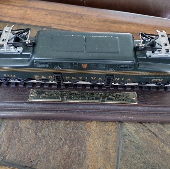 Lionel Hallmark HO Great American Railways 2332 Locomotive GG-1 - Picture 3 of 6